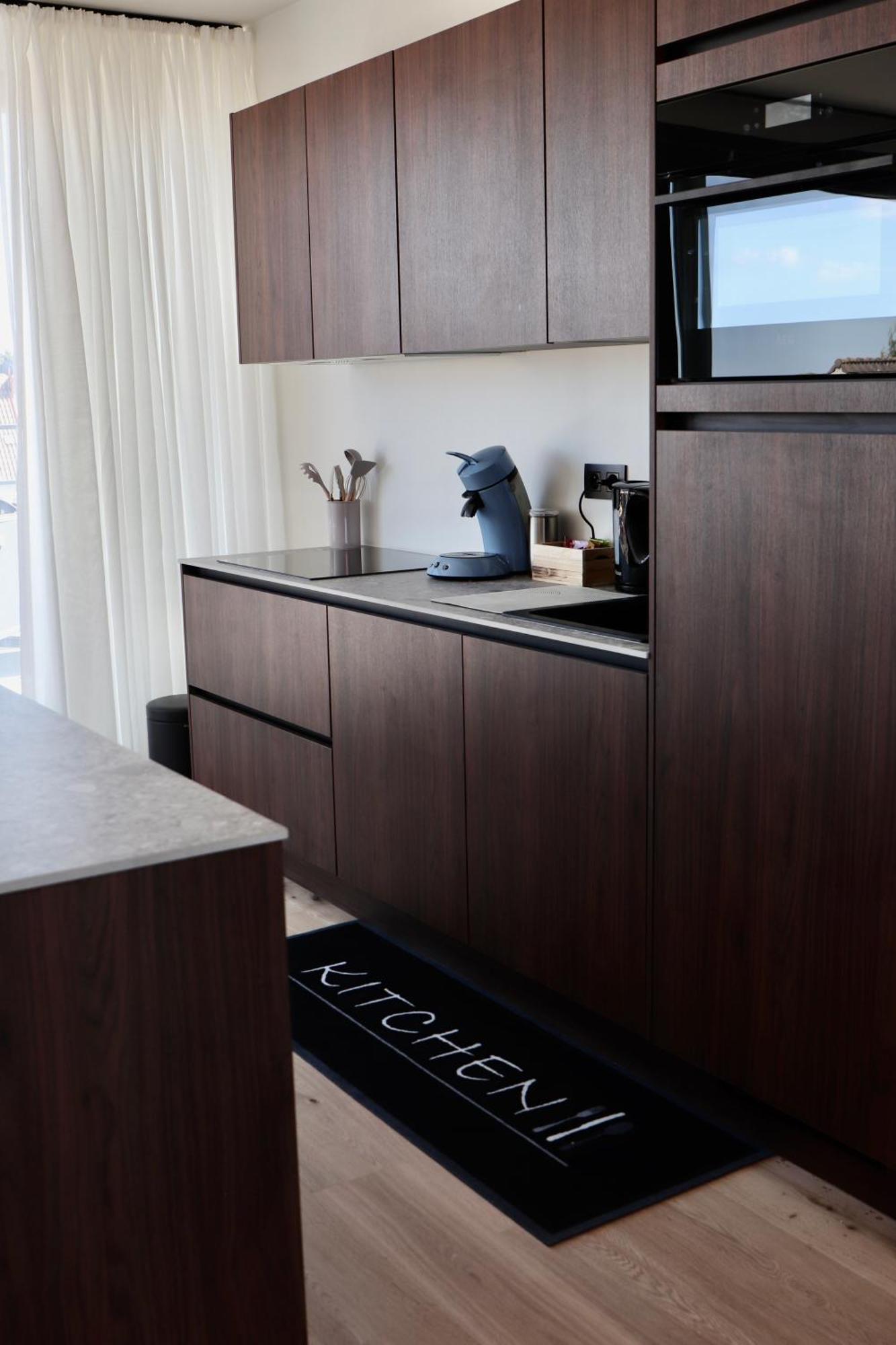Penthouse Apartment *